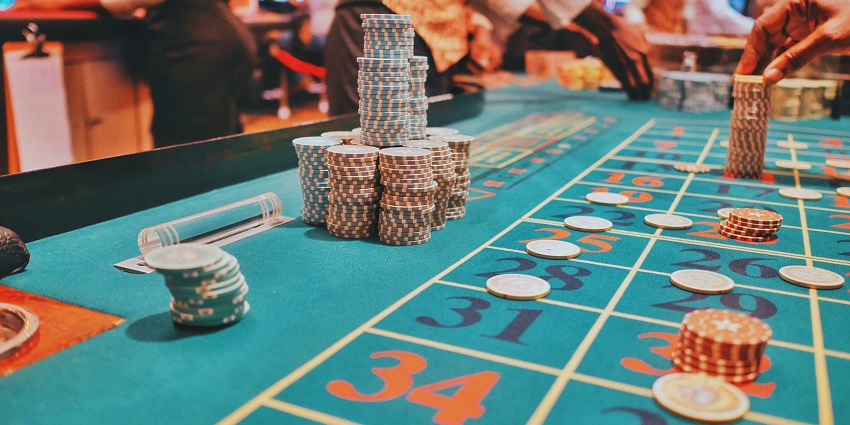 A view of the Grand Hyatt Kochi Bolgatty Casino, a place to enjoy the nightlife in Kochi.