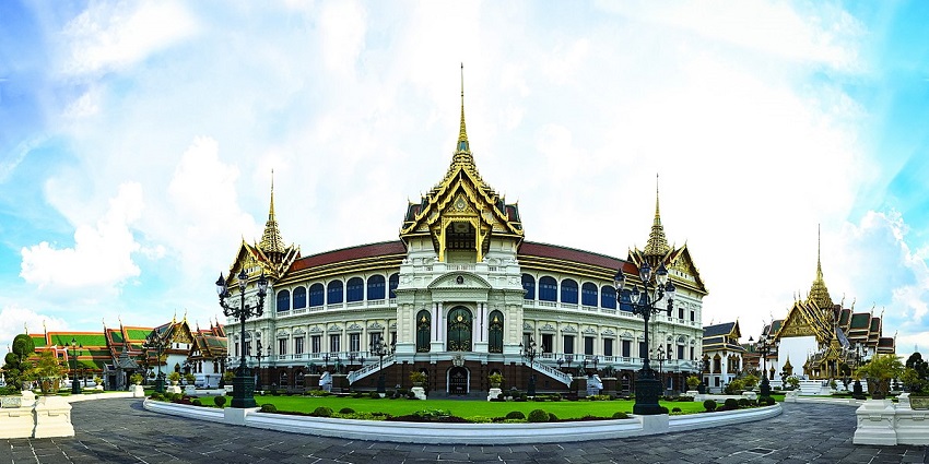 Explore the grandiose of The Grand Royal palace near this museum and witness the cultural wonders