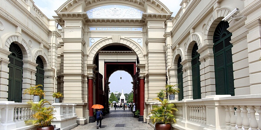This grand palace is one of the most popular tourist attractions near the museum