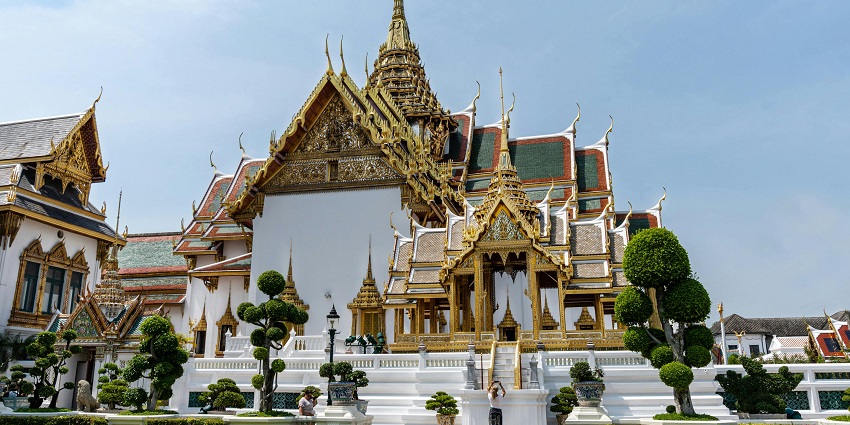 See architecture of the Grand Palace, as one of the things to do in Bangkok with family.