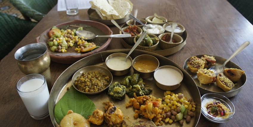 Gujarati Thali is one of the best food in Diu to savour for every type of traveller.