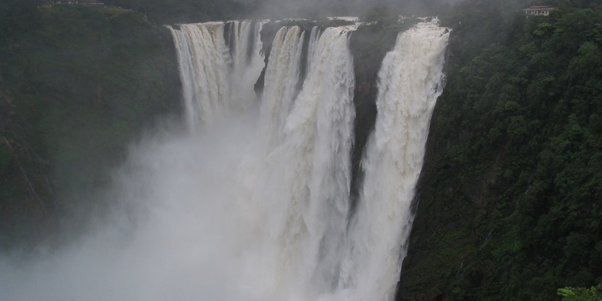 Gundala Kona Waterfall is worth adding to your list of waterfalls in Tirupati region.