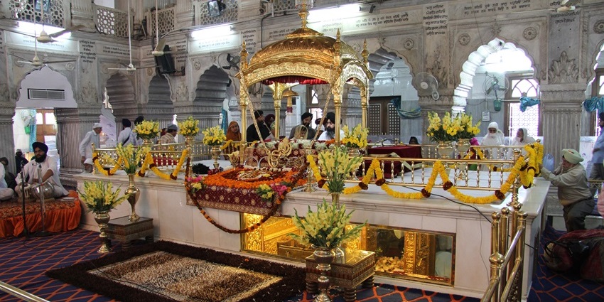 Inside the halls of Gurdwara Sis Ganj Sahib, an ideal spot for spiritual travellers