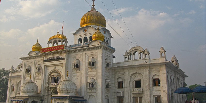 Seeking solace at the Bangla Sahib is one of the best things to do in Connaught Place.