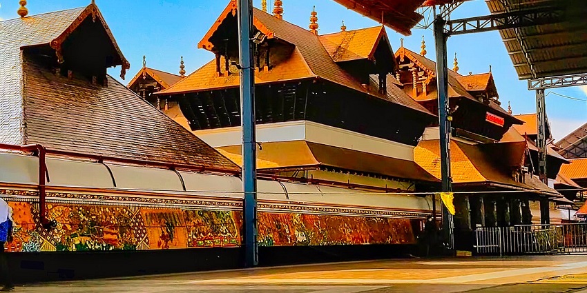 Guruvayur Temple, dedicated to Lord Krishna, is known for its four-armed Krishna idol.