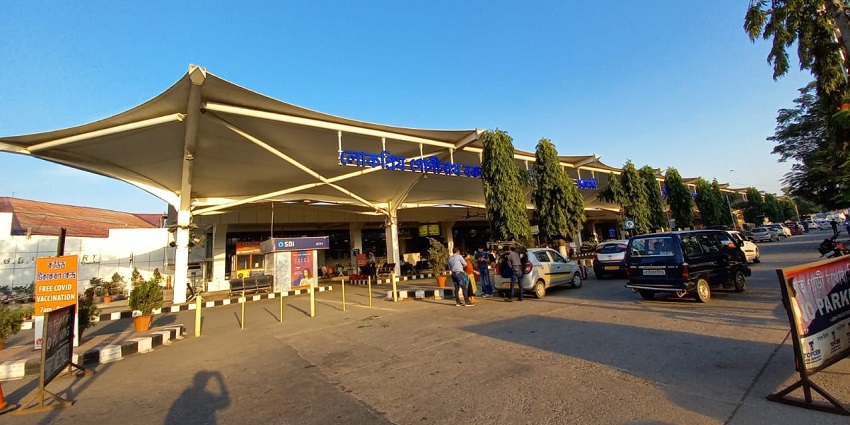 Guwahati Airport is a major connecting point to reach Nameri National Park .