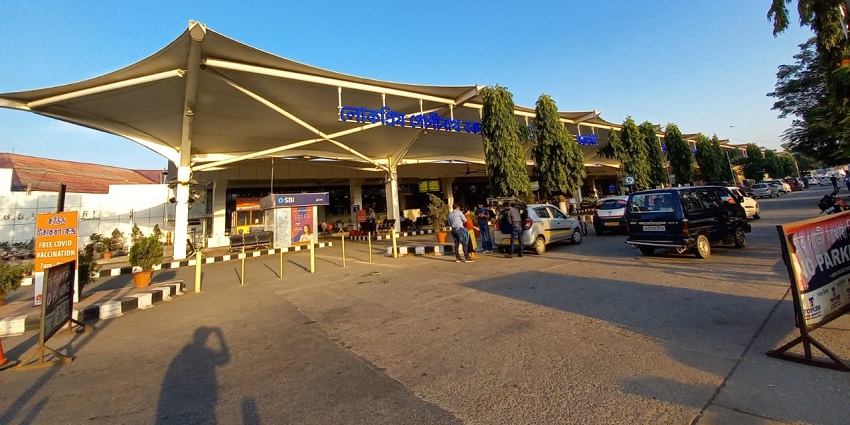 An image of Guwahati Airport Entrance which is the way to reach Kamakhya Tеmplе.