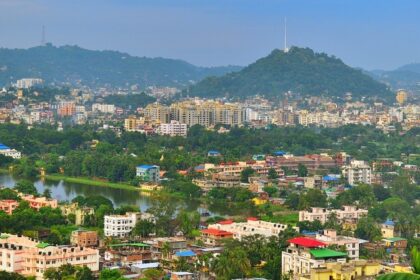 Explore and savour the best street food in Guwahati, the picturesque city in Assam.