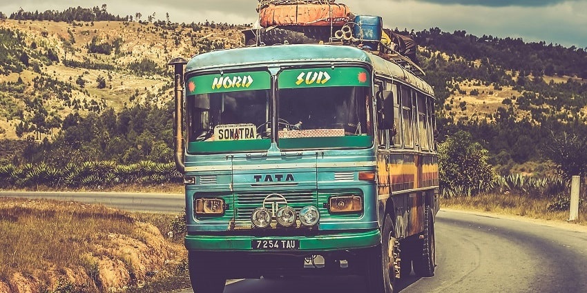 The attraction is easily accessible via car, taxis, buses, and other public transports.