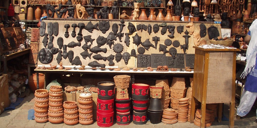 Explore a range of Himachali arts, such as woollens, shawls, and wooden items in Khajjiar.