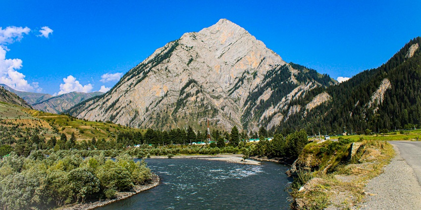 Habba Khatoon Peak is one of the best places to visit in Gurez Valley for an amazing time.