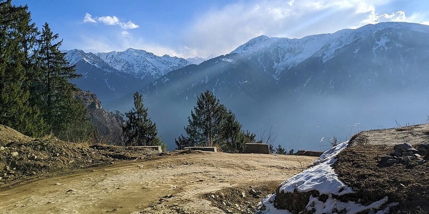 Hampta pass near the Chandrataal Trek Himachal with the clear view of the Himalaya