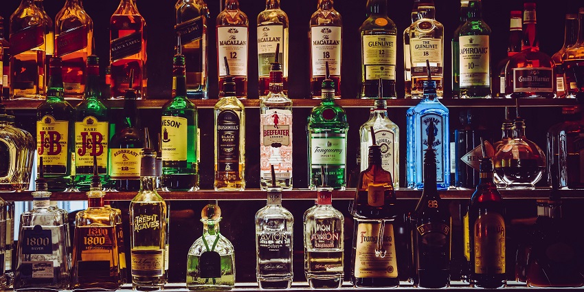 Bar and beach is a great combination for those who want to drink and enjoy the views.