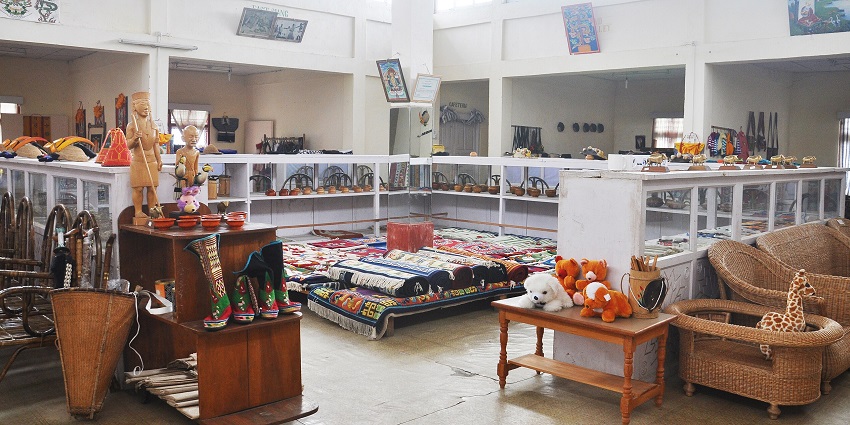 Handicraft Emporiums offer a large variety of local & traditional handicrafts to shop for.