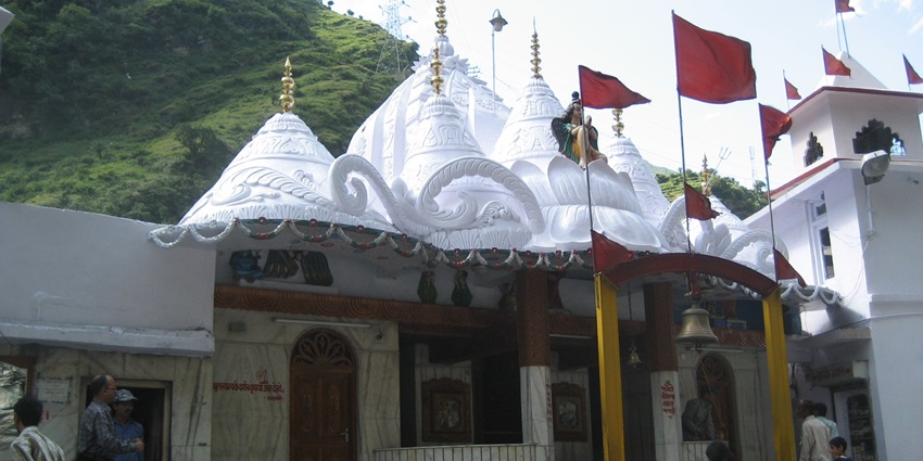 Beautiful image of the iconic Hanogi Mata temple situated amidst the mountains