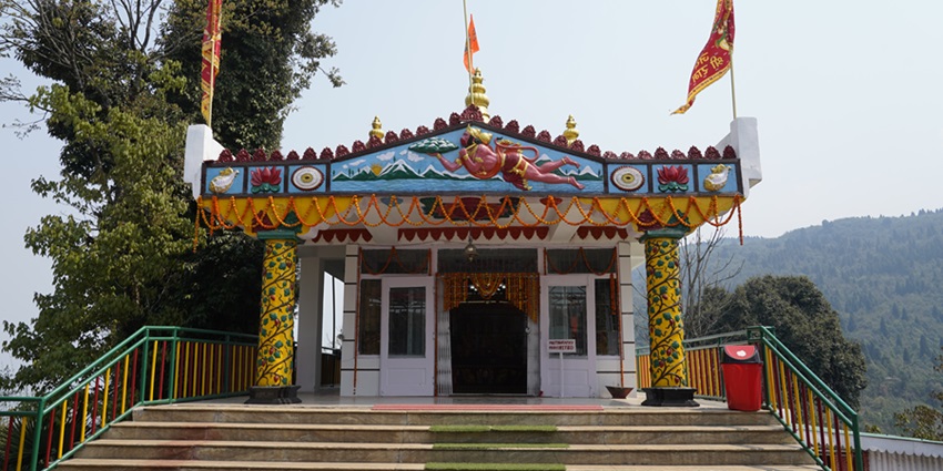 Hanuman Tok is one of the best places to visit around Ranka Monastery for travellers.