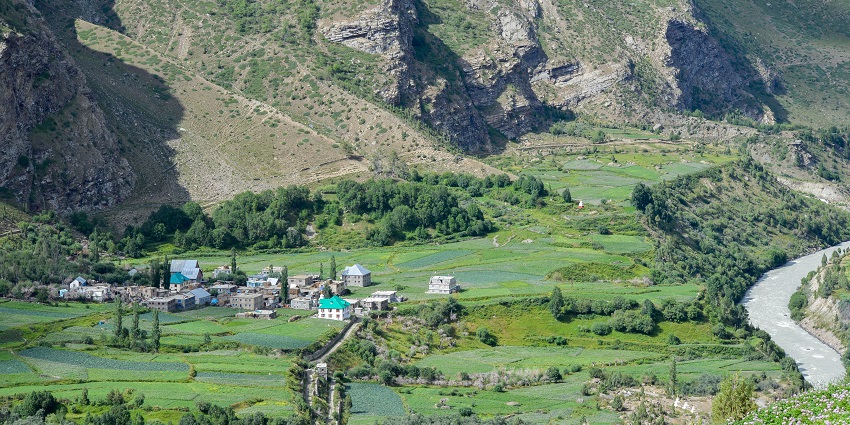 Happy Valley is perfect for leisurely walks, picnics, and panoramic views of the surrounding hills.