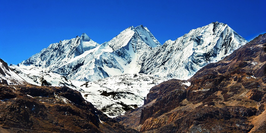Hatu Peak is one of the best places to visit in Narkanda for every traveller to explore.