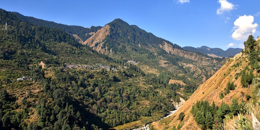 Hatu peak is one of the most popular spots for trekking in Shimla among wildlife lovers