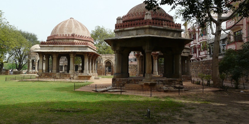 Explore the charming cafes, quirky art stores, galleries and vintage shops at the Hauz Khas Village