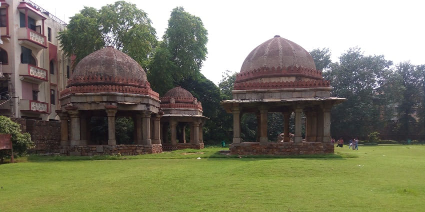 Hauz Khas is a cultural street that is one of the major tourist attractions in Delhi NCR
