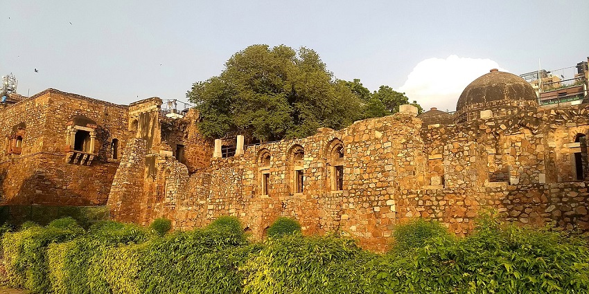 Hauz Khas Complex is one of the most popular places to visit in South Delhi among people.