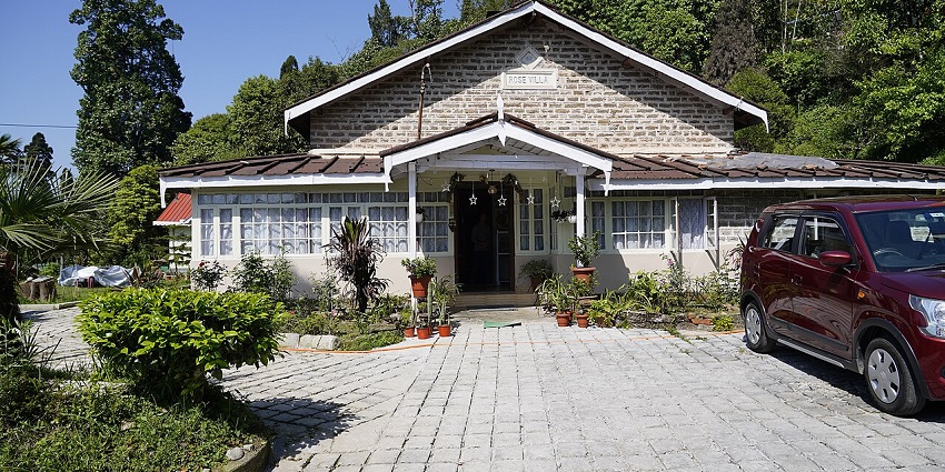 Takdah, one of the best hill stations near Darjeeling, is home to several colonial-era buildings.