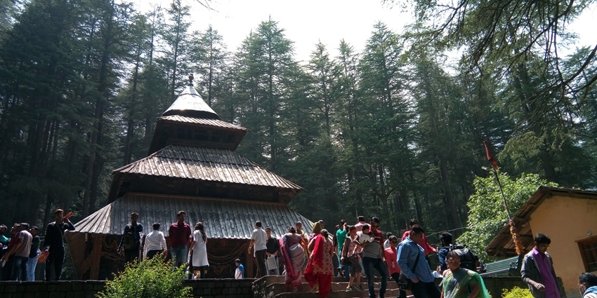 This temple offers tourists a spiritual retreat amist hills away from the bustling city life