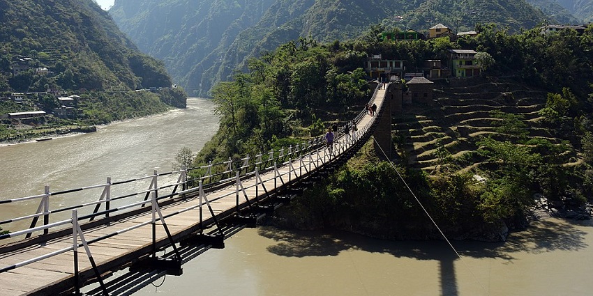 A beautiful snap of a Hanging Bridge somewhere in Manali –Things to do in Manali in June