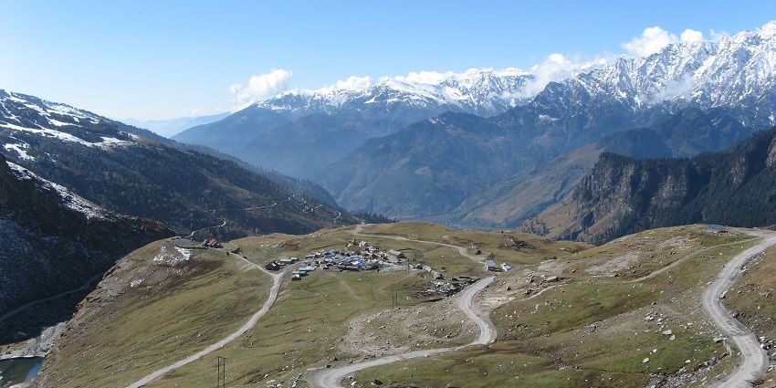 This nallah situated in the Rohtang pass is one of the off beat Manali tourist attactions in June