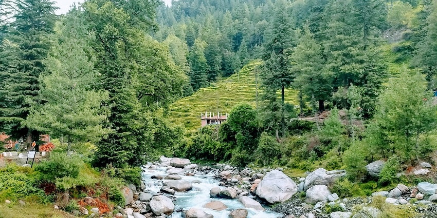 Daranghati Wildlife Sanctuary in Himachal Pradesh is surrounded by nature’s allure.
