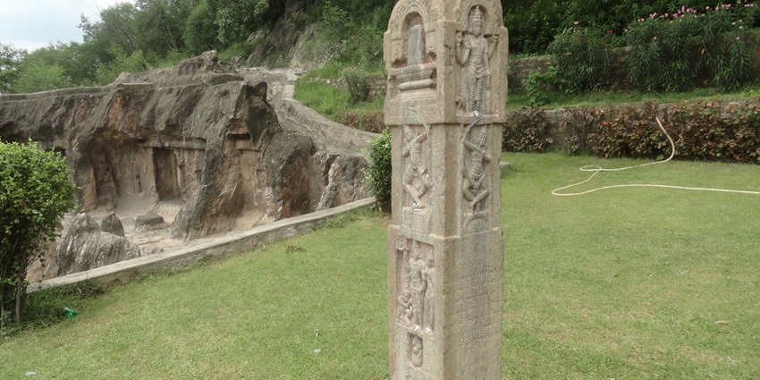The best time to visit the Akkanna Madanna Caves can help to enjoy to the fullest.