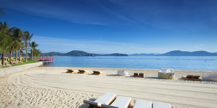 A glimpse of chairs rested at the golden shorelines of the Hon Tam of the region.