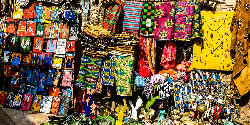 Hong Kong Market is one of the best places for every traveller to explore in Bengal.