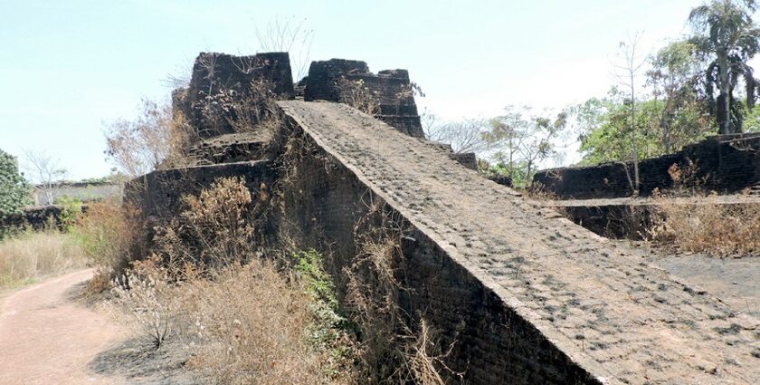 Hosdurg fort is one of the best places to visit in Kerala for history enthusiasts