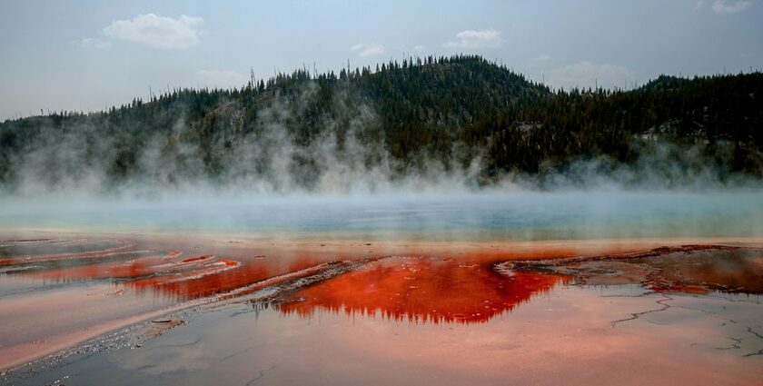 Beautiful image of natural Tatwani hot spring in the kangra district of Himachal