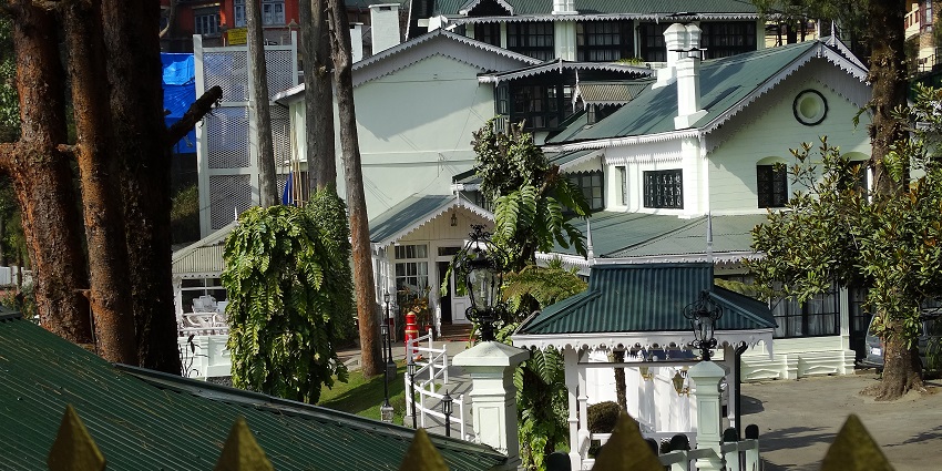 Hotels near this sanctuary provide different facilities according to your needs and budget