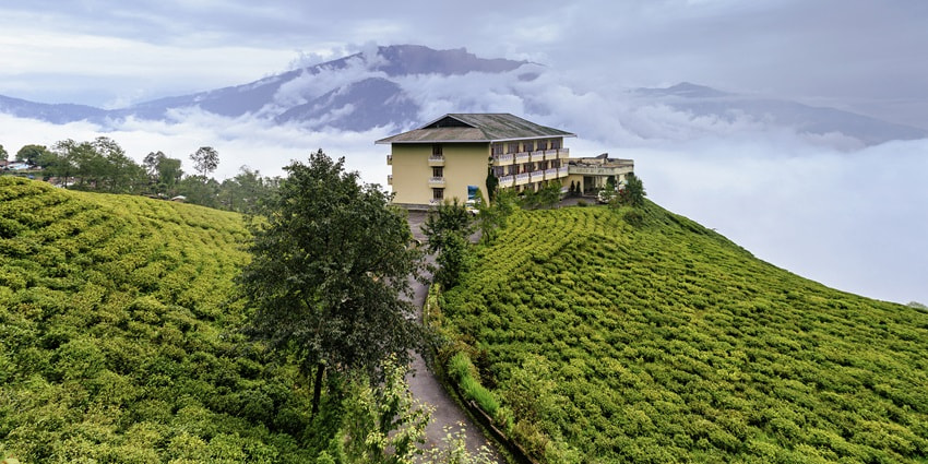 Enjoy a comfortable stay at the restaurants near Lachen monastery after long day of exploring