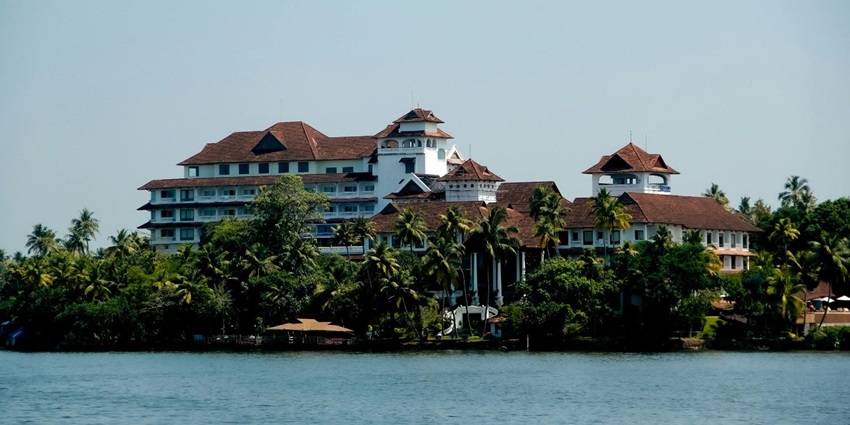 Hotels near this sanctuary provide spectacular views of the surroundings, making the stay better.