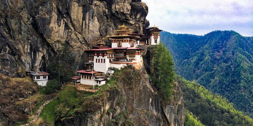 Once can reach the monastery via air, rail, or road depending on your location.
