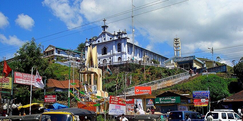 The view of a busy road in the Munnar town from where you can rech to the popular spots.