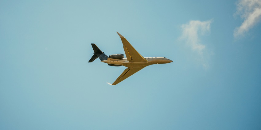 A view of an aeroplane, one of the most convenient ways to reach the capital of Colombo.