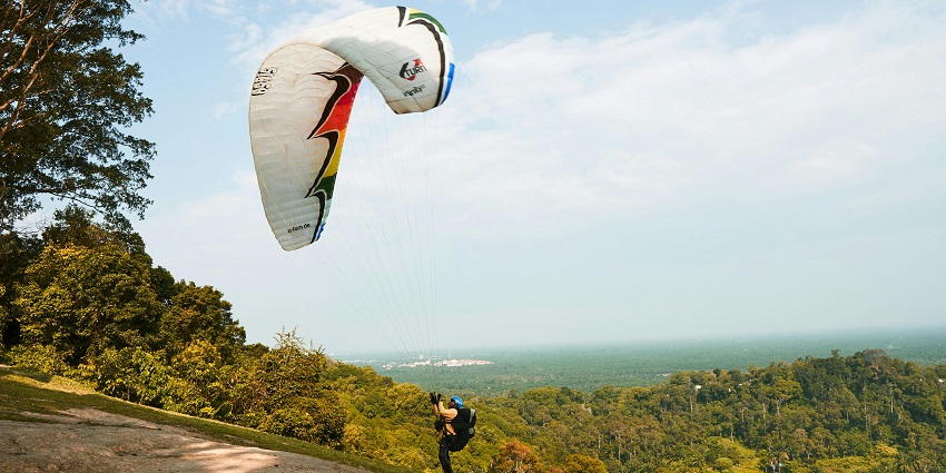 An image of a person indulging in thrilling sports in Hua Hin, which is a beachside town.