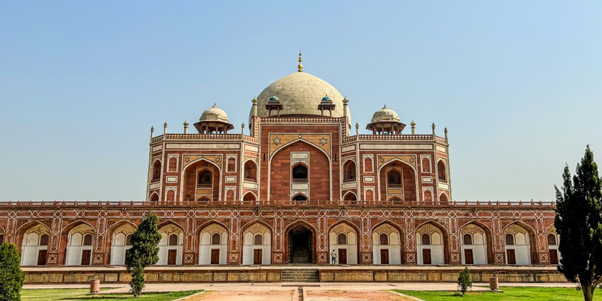 Humayun’s Tomb is one of the most historical places to visit near Iskcon temple.