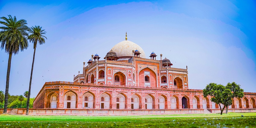 Humayun’s Tomb is one of the most fascinating places for every traveller to visit.