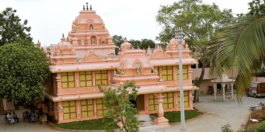 A view of the tourist attraction adorned with figurines of Radha and Krishna at ISKCON.