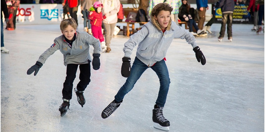 You can glide across the frozen surface surrounded by pine-clad hills and colonial architecture while ice skating.