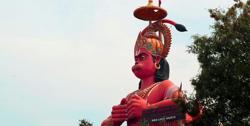 An idol of Lord Hanuman outside the Jhandewalan Temple can be seen from a distance.