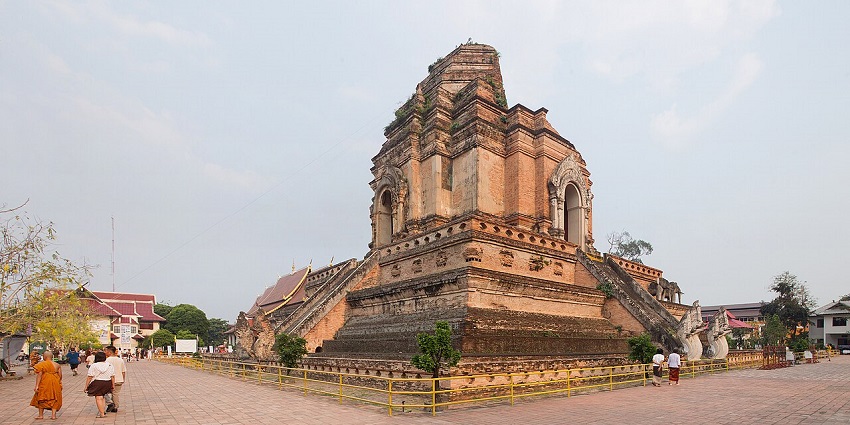 Stunning view of Chedi Luang temple in Chiang Mai, a top tourist attraction
