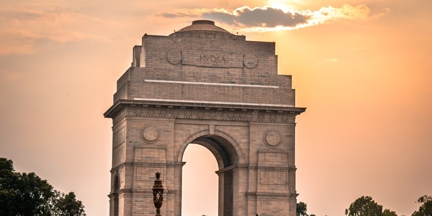 Beautiful image of the iconic India Gate during the evening and clear sky of Delhi